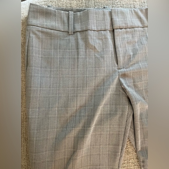 ⭐️ Calvin Klein grey plaid dress cropped pants- size 10 - Picture 3 of 4